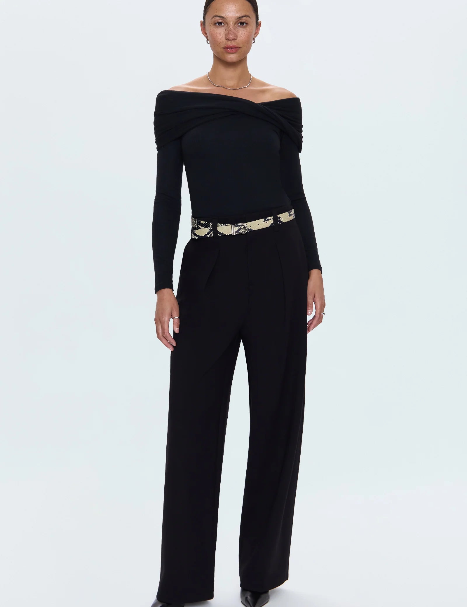 EdenPleatedPonteTrouser-NightOut3.webp