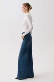 Vivian Mid Rise Leg