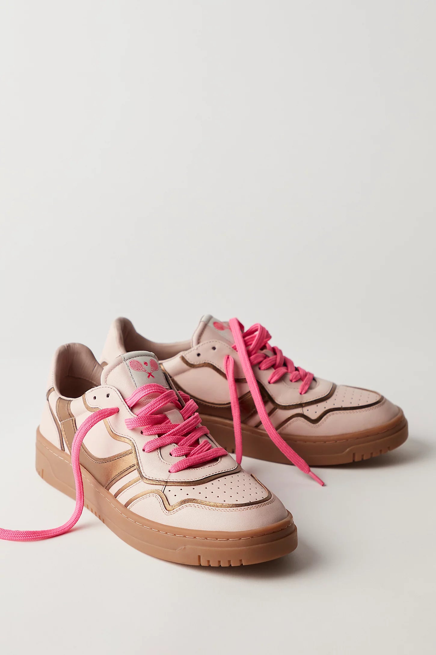 Retro_Thirty_Love_Sneaker_2.webp