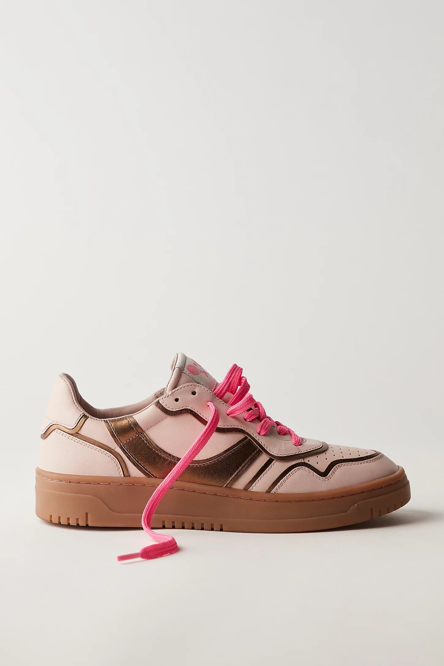 Retro_Thirty_Love_Sneaker_3.webp